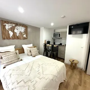 Apartahotel A La Buttes Aux Cailles, París