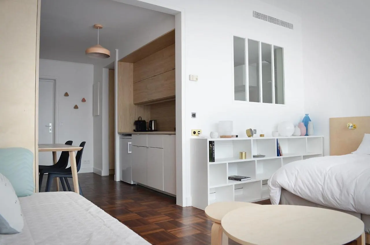 Appartement Design Avec Terrasse Paris 0*,  France